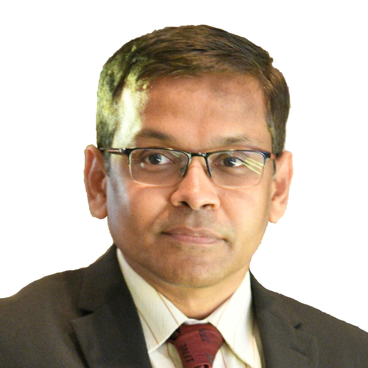 A team of PGIMER led by Prof. SS Dhandapani has created history by successfully removing a giant brain tumor endoscopically through the nose.